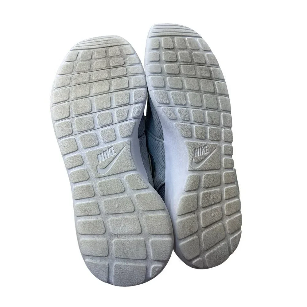 Nike Kid's Roshe One Running Shoe Youth Size 7 Gray White